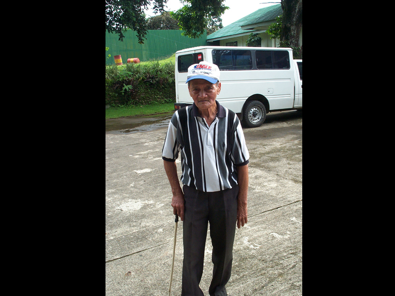 Grandmaster Jose Aguillar of Oido Arnis 2003 Philippines